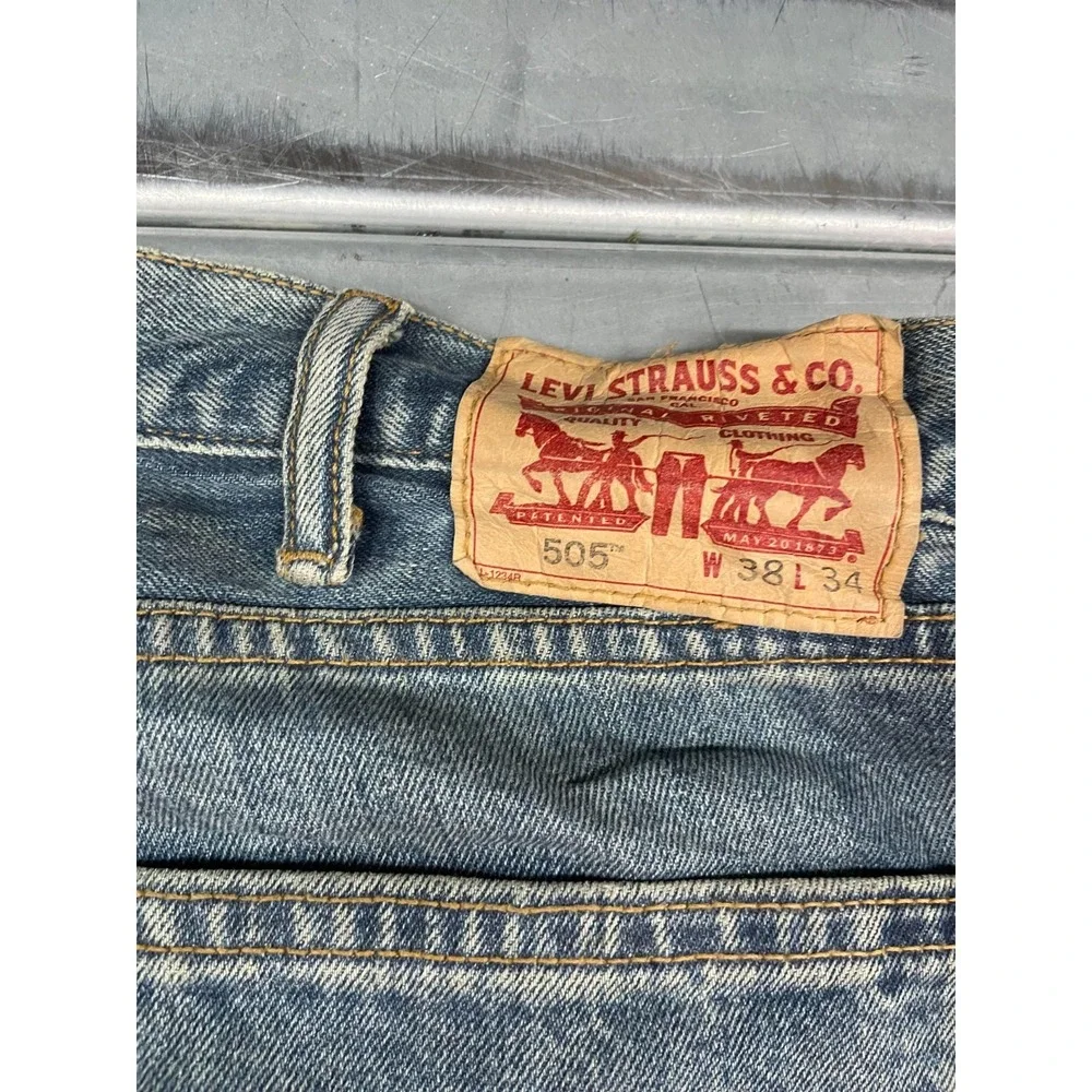 Levis levis 505